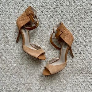 Steve Madden nude/ suede heels size 8.5
